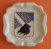 Blason Région Champagne-Ardenne - Cendrier Champagne Et Provence Ay Marne Faïence EXCELLENT ETAT Sanglier - Porcelain