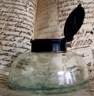 XIX ème Siècle, Ancien  ENCRIER Verre Soufflé , Base Moulée , Marque En Triangle - Calamai