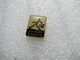 PIN'S  COMPAQ  A SUIVRE - Informatica
