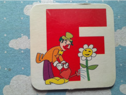 Magnet Aimant De Frigo CLOWN LETTRE F FLEUR - Letters & Digits