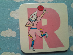 Magnet Aimant De Frigo CLOWN LETTRE R ROSE - Letters & Digits