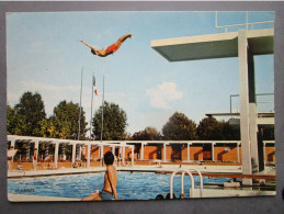 Delcampe - CP 33 Gironde CADILLAC -  La Piscine Plongeon " Le Saut De L'ange "  - Cp Postée Podensac 1976 - Cadillac