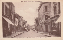 Delcampe - Lamballe (22 - Côtes D'Armor) La Rue Du Val - Lamballe