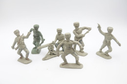 USSR Soviet Made Toy Soldiers , 6 Russian Infantry ( Maxim Machine Gun Etc ) , Made In USSR , Vintage, Lot - Small Figures
