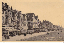Delcampe - Belgique - Flandre Occ. - La Panne - La Digue - Cpa Animée - De Panne