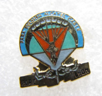 PIN'S     PARA EVASION  ALCATEL CABLE   P.E.R.C. LYON   Email Grand Feu - Parachutting