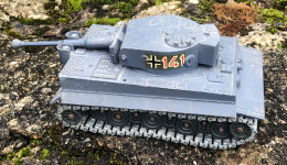 CHAR TIGRE . GRIS. NOTÉ 141. SOLIDO. 1/50 N°22 12/1969 ALLEMAND WW2 - Tanks