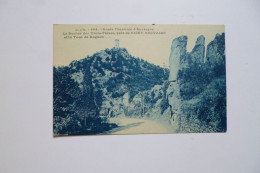 Delcampe - Près SAINT NECTAIRE  -  63  -  Le Rocher Des Trois Frères  -  Puy De Dôme - Saint Nectaire