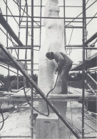 CPM Morbihan Par Yvon Kervinio Daniel Druet Sculpte Le Monument Aux Morts De Lanester 04/85 - Lanester