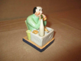 Ancien Encrier En Porcelaine De Vieux Paris Homme à Table XIX ème - Calamai