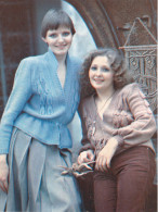 Soviet Fashion Card With The Pattern On The Backside Women In Brown Sweater Blue Cardigan - Printed 1983 - Ca. 18x14 Cm - Patrones