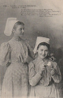 Etude De Coiffes. - SAINTE-HERMINE.  Jeunes Filles - Collections & Lots
