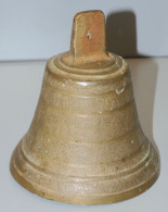 -ANCIENNE CLOCHE En BRONZE  AVEC UN JOLI BATTANT METAL COLLECTION DECO    E - Campane