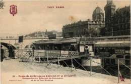 Delcampe - CPA TOUT PARIS 1e Et 4e 92 Descente De Bateau Au Chatelet (478618) - Paris (01)