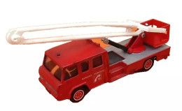 Voiture Miniature  Pompier Camion Berliet 770 Camiva Mars 1973 - Solido