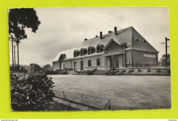 Delcampe - 41 LAMOTTE BEUVRON N°5 302 La Façade Du Château XVI Et XVIIIème En 1957 VOIR ZOOM Traction Citroën Seule - Lamotte Beuvron