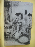 Delcampe - 64 7756 CPA - 64 LES PYRENEES - GAVAGE D'UNE OIE - TRES GROS PLAN - Bauernhöfe