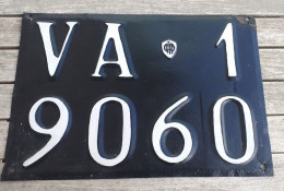 Targa Auto Metallica Originale Italiana Anni '40 Per Mutilati Di Guerra E Invalidi - Number Plates