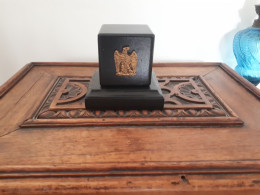 Socle En Bois Peint En Noir Brillant Pour Figurines Et Maquettes 9 X 9 Cm/ H : 8 & - Small Figures