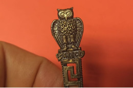CUILLERE 11,5 Cm En  Métal Argenté - GRECE Chouette Greece - Löffel