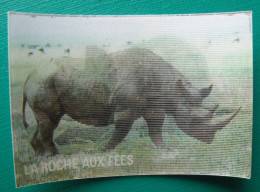 Image Animée La Roche Aux Fées. Les Animaux Préhistoriques Et Ceux D'aujourd'hui. Vers 1980. N° 8 Triceratops Rhinoceros - Nutella