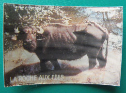 Image Animée La Roche Aux Fées. Les Animaux Préhistoriques Et Ceux D'aujourd'hui. Vers 1980. N° 20 Buffle Lystrosaurus - Nutella