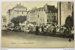 Delcampe - TULLE (19) - LA PLACE DU MARCHE - Tulle