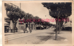 Delcampe - TUNISIE- FERRYVILLE - AVENUE DE FRANCE   - CARTE PHOTO 1954 - Tunisia