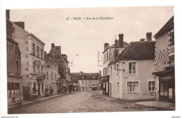 Delcampe - TRUN (61) - RUE DE LA REPUBLIQUE - Trun