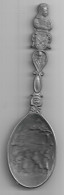 Antiquite Cuillere Bretonne En Etain Travaillee Scene Folklorique Longueur 185 Mm Larg: 50mm Clas 17 N0191 - Cucchiai