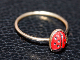 Charmante Bague Doré (années 70) 12.5mm Int. "Coccinelle" Ladybug Ring - Bagues