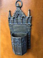 Très Beau Pyrogène En Bronze Doré Représentant Une Chaire D'église. TBE - Mecheros (Pyrogenes)