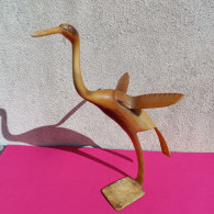 Grand Oiseau Fabriqué En Corne De Vache - Cabinet De Curiosités - Andere & Zonder Classificatie