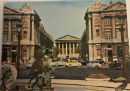 Delcampe - P27-Paris, La Rue Royale Et L’église De La Madeleine, Voiture Ancienne PEUGEOT RENAULT - Kirchen