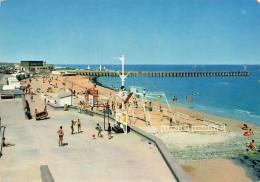[-5%] FRANCE - Courseulles Sur Mer - La Plage Et Les Jeux - Animé - Carte Postale - Courseulles-sur-Mer