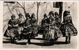 ** T2 Sárközi Népviselet, Magyar Folklór / Hungarian Folklore - Unclassified