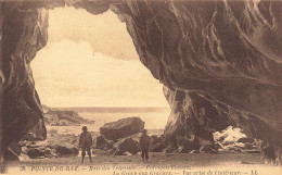 [-5%] FRANCE - Pointe Du Raz - Baie Des Trépassés - Corrigan Erouan - La Grotte Aux Graviers - LL - Carte Postale - La Pointe Du Raz