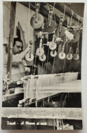 Delcampe - [LYBIA] - A Weaver At Work - Tessitore Al Lavoro - Libyen