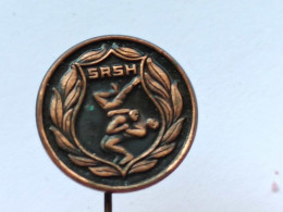 BADGE Z-66-1 - WRESTLING, LUTTE, CROATIA ASSOCIATION - Lucha