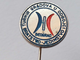 BADGE Z-95-1 - VOLLEYBALL, VOLLEY-BALL BELGRADE, SERBIA, TOURNOI DE YOUGOSLAVIE, TOURNAMENT - Volleybal