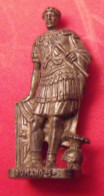 Figurine Kinder Métal Métallfiguren 1992. Romain Romano Römer Legat RP 1482 - Familien