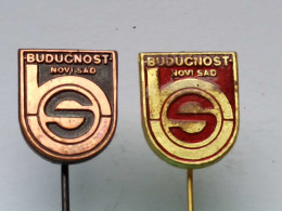 BADGE Z-98-3 - 2 PINS - BUDUCNOST NOVI SAD , SERBIA, Housing Construction, Building - Lots