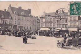 Delcampe - LAIGLE            PLACE DE LA HALLE ET HOTEL DU DAUPHIN         CAMION QUINCAILLERIE    + MARCHE - L'Aigle