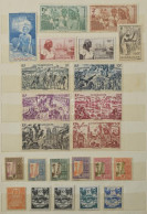 **, *, O Francia Gyarmatok Kis összeállítás, Benne Polinézia, Új Kaledónia, Martinique, Guyana, Stb. 2 Db Közepes Berakó - Other & Unclassified