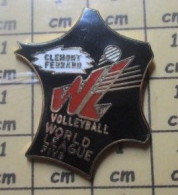712A Pin's Pins / Beau Et Rare / SPORTS /  VOLLEY-BALL CLERMONT-FERRAND WORLD LEAGUE - Volleybal