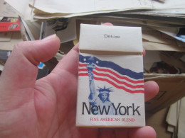 Old Cardboard Box Deluxe New York Fine American Blend - Empty Tobacco Boxes