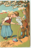N°15666 - Carte Gaufrée - Fröhliche Pfingsten - Un Garçon Embrassant Une Fillette, Cerceau Et Ballon - Pentecoste