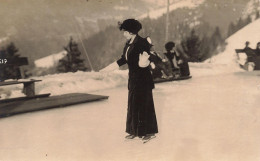 [-5%] SPORTS - Carte Photo - Femme - Patinoire - Animé - Carte Postale Ancienne - Eiskunstlauf
