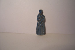 FEVE  ANCIENNE -  REINE  ( Couleur Bleue )  * - Olds