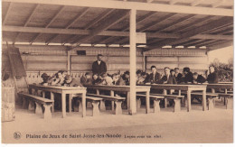 MAN Evere Plaine De Jeux De Saint Josse Ten Noode Lecon Sous Un Abri - Evere